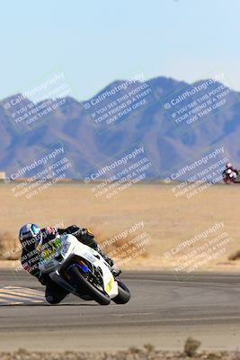 media/Jan-08-2022-SoCal Trackdays (Sat) [[1ec2777125]]/Turn 4 (1145am)/